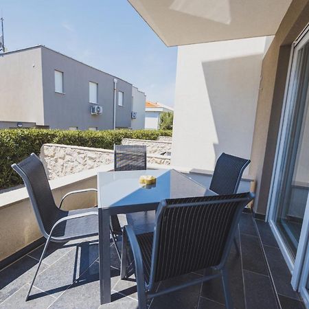 Apartments Lemon Novalja Exterior photo